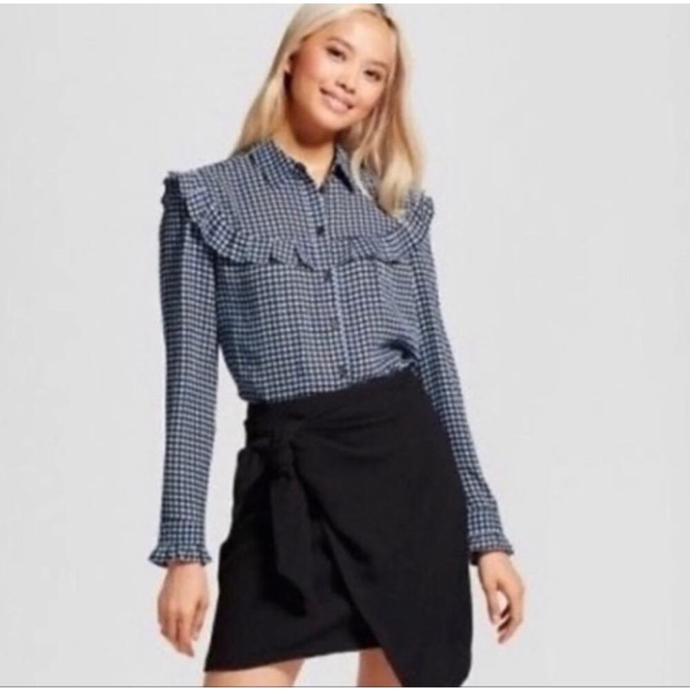 Who What Wear Floral Blue Ruffle Button Down Small